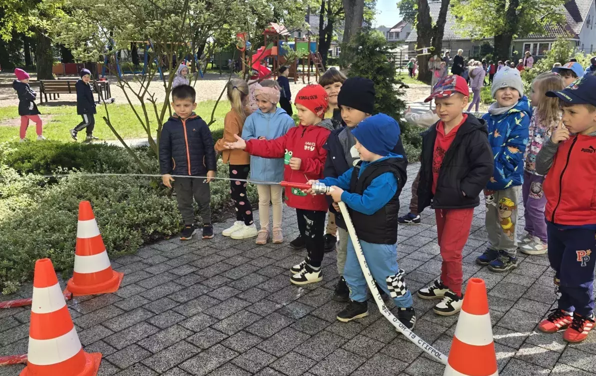 Zdjęcie do Przedszkolne zawody sportowo-pożarnicze