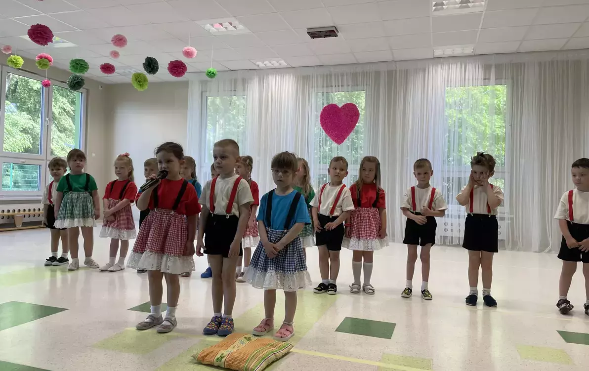 Zdjęcie do Święto Mamy i Taty w przedszkolu
