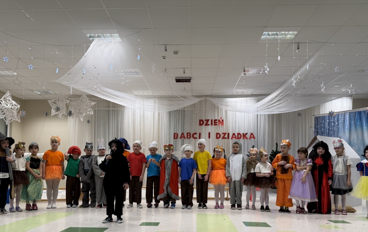 Zdjęcie do Bajkowe spotkanie z Babciami i Dziadkami w grupie &bdquo;Gwiazdki&rdquo;