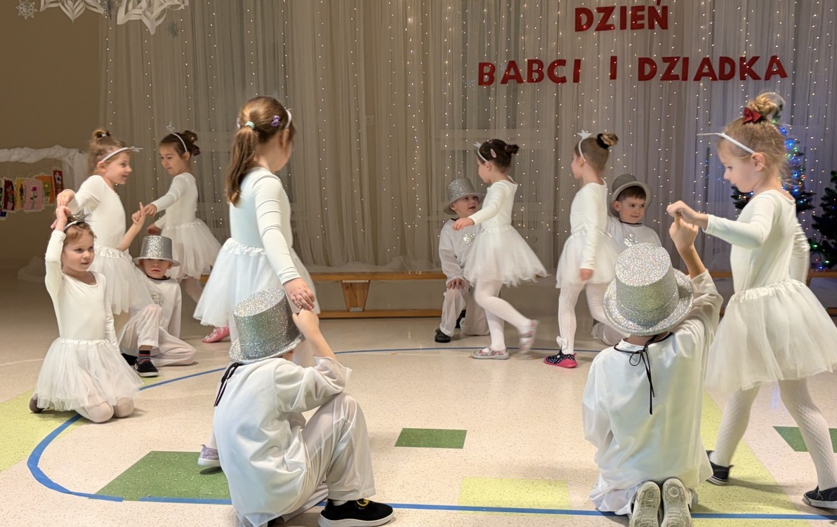 Zdjęcie do Zimowe spotkanie z Babciami i Dziadkami w grupie Biedronki